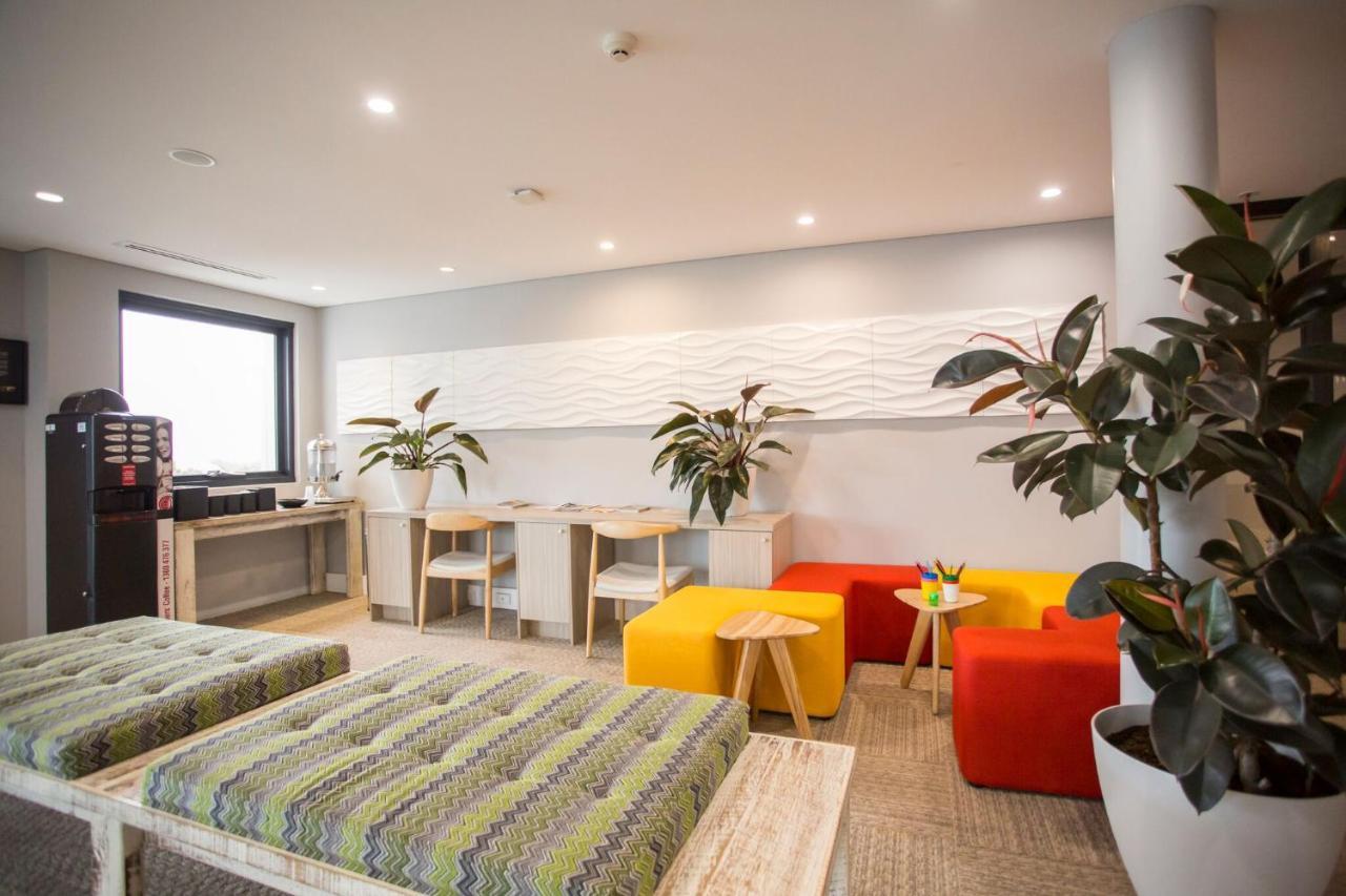 Hotel Ibis Styles The Entrance Extérieur photo
